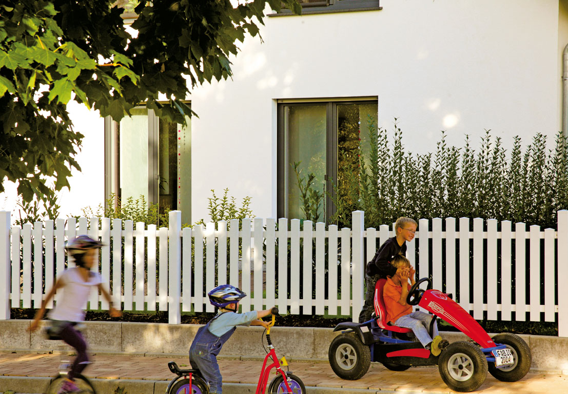 Ambiente mit LIGHTLINE Vorgarten Hochbogen, weiß