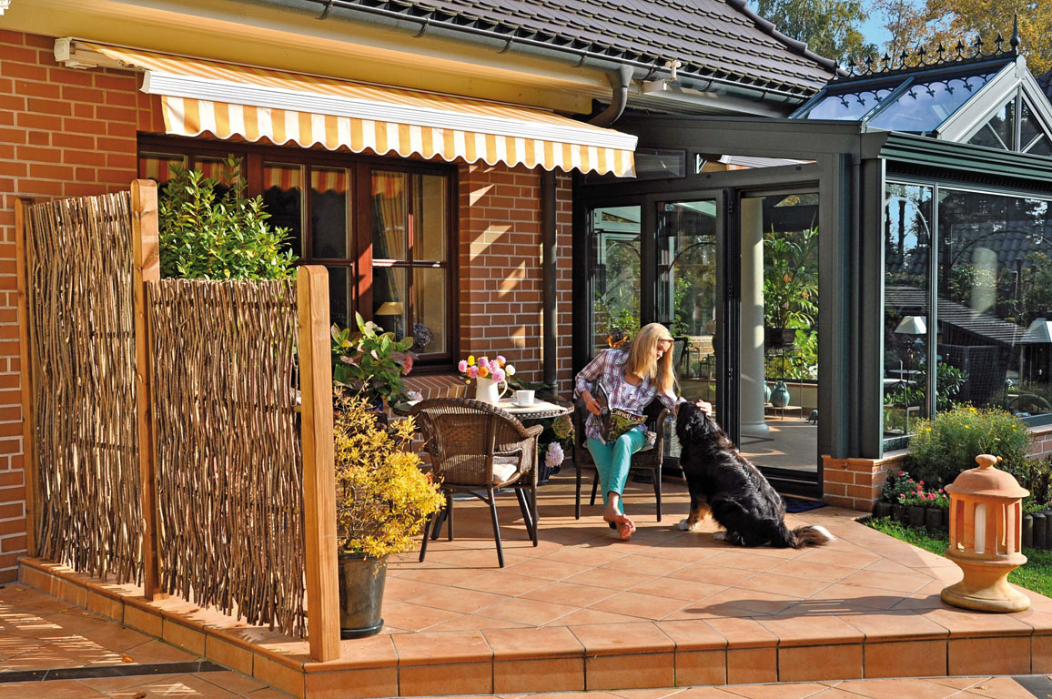 Ambiente mit PEPE Haselnusszaun 