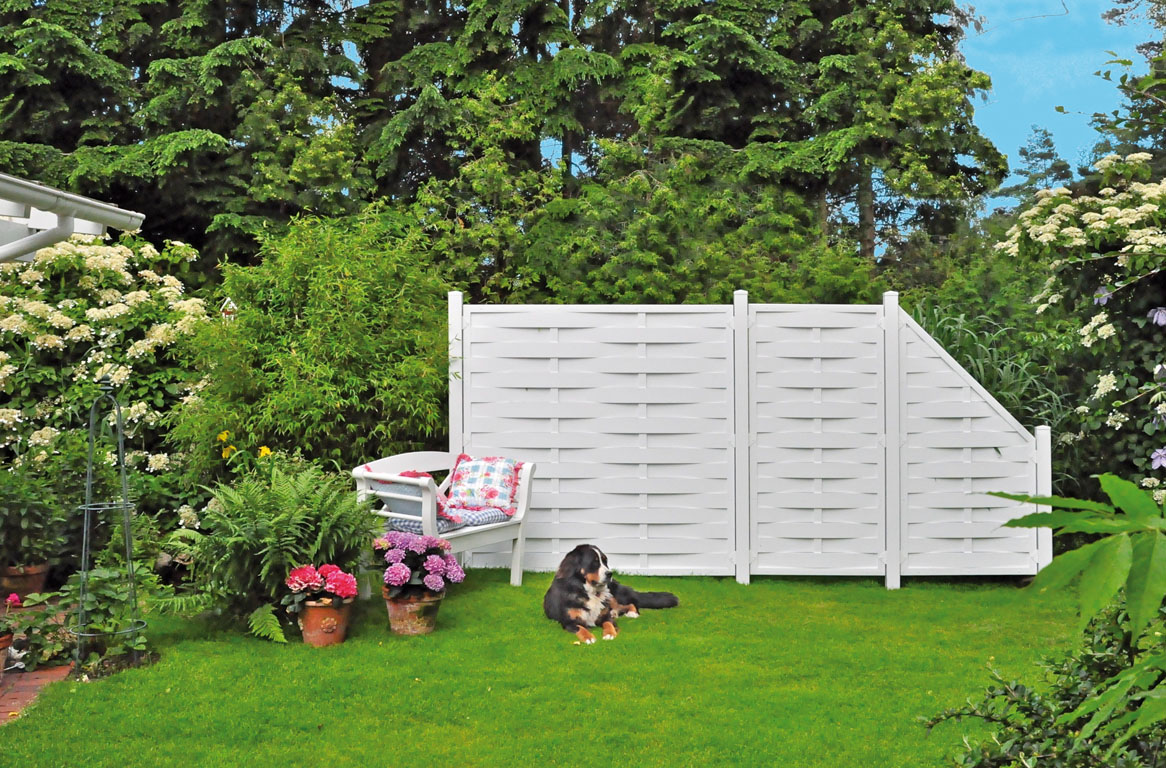 Ambiente mit LIGHTLINE KS-LAMELLENZAUN