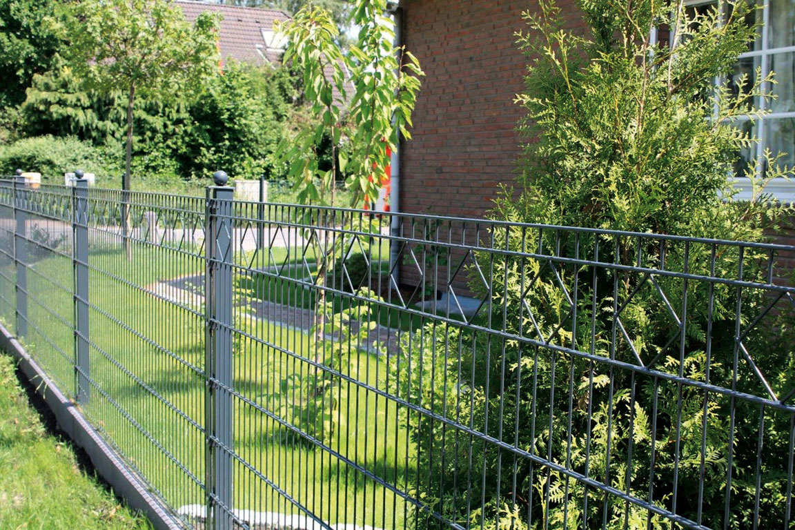 Ambiente mit RONDO Doppeltor RAL 7016 anthrazit