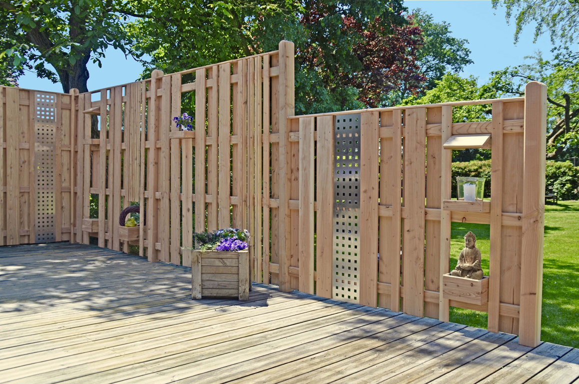 Ambiente mit AALBORG-Serie, Lärche Regal