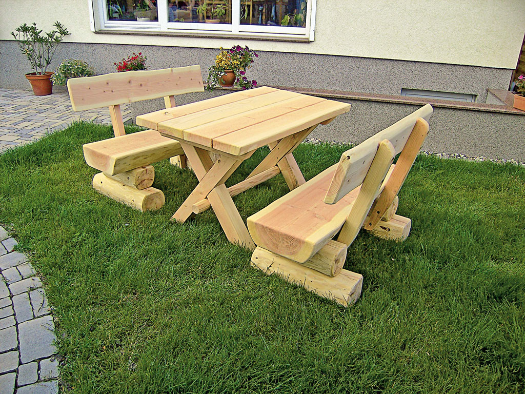 Ambiente mit RUSTIKAL Tisch